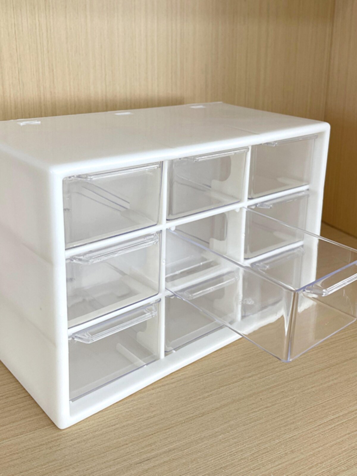 Nine-compartment dustproof drawer-style perler bead storage box
